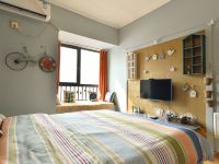 西安奥汀时代精品主题公寓 - 温馨雅致大床房