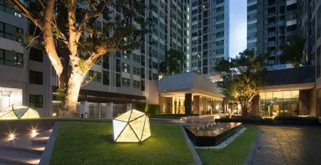 芭提雅中心基地飯店 The Base 公寓