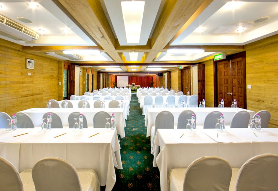 Sunset Park Resort & Spa Over view