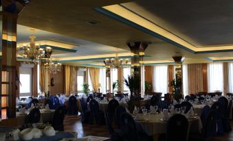 Hotel Sierra Oriente - Housity