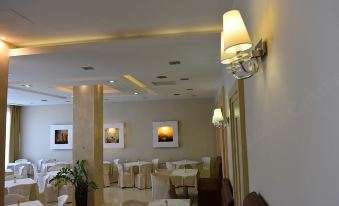 Blue Sea Hotel - Housity