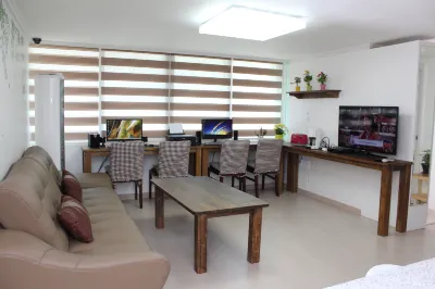 Wow Hills Guest House Hotels near Hongik University Central Library