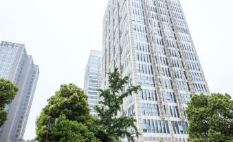 Langtai Service Apartment (Longhu Binjiang Tianjie Branch)