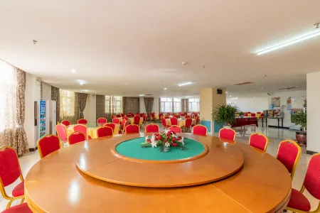 Jinyulan Hotel Отели в г. Эдзин-Ци