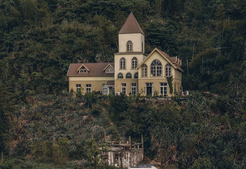 Dosen Manor - Housity