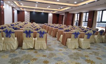 Fortune Center Hotel - Housity