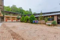 Yan'an Xinyuan Cave Homestay Hotels in Jinyan'an