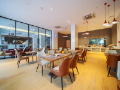 Borrman Hotel (Zhaoqing Sihui Tianguangxu Jade City)