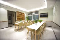 Holiday Inn Zhuoya (Qingdao North Railway Station Licun Pedestrian Street Subway Station Branch)