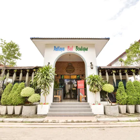 Pattaya Bed Boutique Отели рядом с достопримечательностью «Ват Суттхават»
