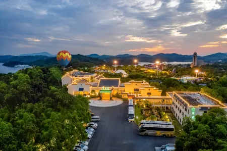 Tianmu Lake Bamboo Garden hotel Отели рядом с достопримечательностью «Pingqiao Stone Dam»