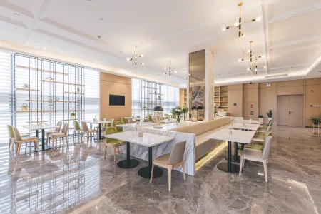 Atour Hotel (Xianlin Avenue, Jinma Road) Отели рядом с достопримечательностью «Nanjing University of Science and Technology Zijin College»