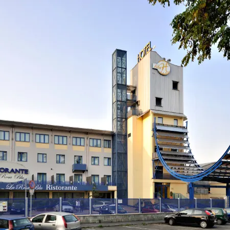 Blu Hotel, Sure Hotel Collection by Best Western Отели рядом с достопримечательностью «Арена «ПалаРуффини»»
