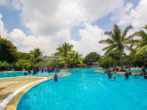 Lagoon Bay at Leonia Hotel