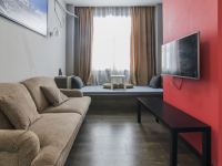 成都玛夏布鲁户外酒店 - 红与黑雪山复式家庭双床房
