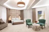 Roxen Hotel&Spa Các khách sạn gần The Triumphal Arch