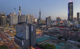 Orange Hotel (Shanghai North Bund Tilanqiao Metro Station)