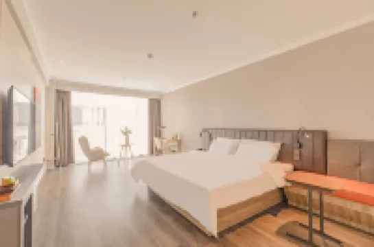 HanTing Premium Hotel (Lhasa Railway Station Wangfujing Shopping Center)