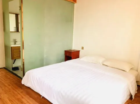 Cili Xiangweizhuang Inn