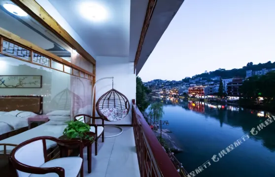 久棲·鳳凰沱江印象江景客棧