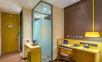 IU Hotel (Shijiazhuang North Youyi Street )