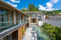 Floral Hotel· Yunbian Hot Spring Hotel (Tengchong Heshun Ancient Town Store) Hôtels à : Tengchong