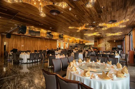 YOHO Hollywood Roosevelt Hotel