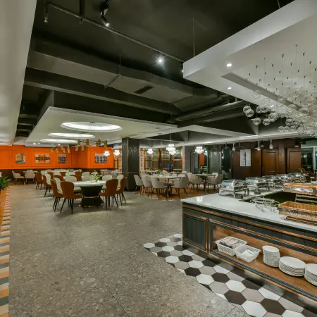 Alice International Hotel
