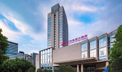 龍巖萬華皇冠大飯店