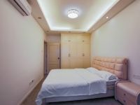深圳花园海景酒店式公寓 - 家庭三床套房
