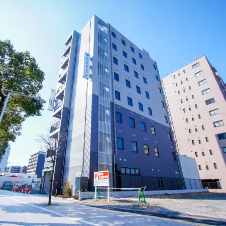 HOTEL LiVEMAX Himeji Shiyakusho Mae Отели рядом с достопримечательностью «Shikama-kō»