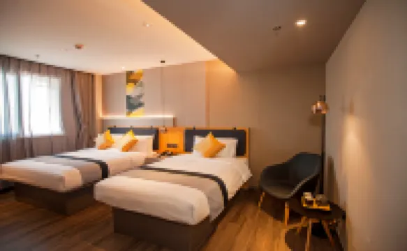 ホームイン ビジネスホテル(長春人民広場重慶路活力城)