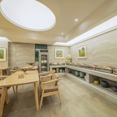 Moli Moon Bay Business Hotel (Wenfeng Park in downtown Fuyang)
