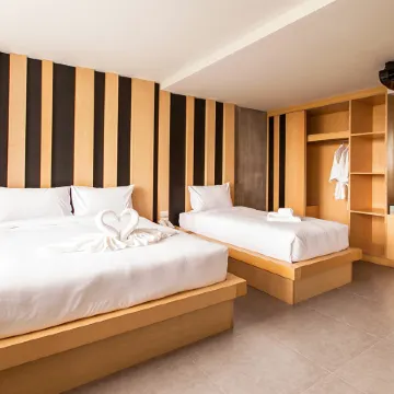 B2 Phuket Boutique & Budget Hotel Отели рядом с достопримечательностью «Автобусный вокзал Phuket – Терминал 2»