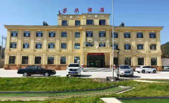 Hengdao Riverside Fanghua Hotel