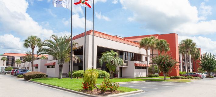 Grand Hotel Orlando at Universal Blvd - Shuttle to Theme Parks Hotels in Orlando