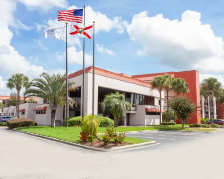 Grand Hotel Orlando at Universal Blvd - Shuttle to Theme Parks โรงแรมในออร์ลันโด