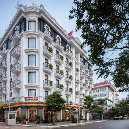 Halong Boutique Hotel Отели рядом с достопримечательностью «Бухта Халонг»
