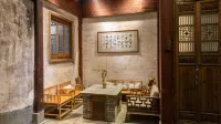 Floral  Hotel · Yishu Yijia Cultural Station Hotel - Historic Hotels