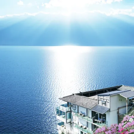 Zhenmei Holiday Hostel (Dali Erhai Cliff Lake View)