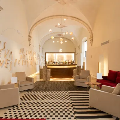 Mr & MRS Smith Convent de La MISSIÓ Отели рядом с достопримечательностью «Торговый центр El Corte Ingles»