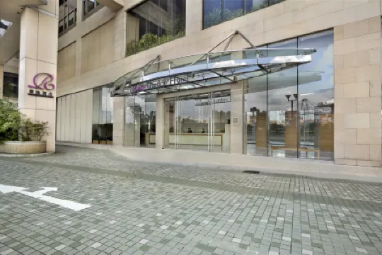 Rambler Garden Hotel Отели рядом с достопримечательностью «Гонконгский Диснейленд»