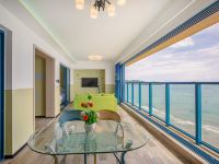 惠东双月湾贴海海景度假公寓 - 楼王一线正海全海景两房两厅三床套房