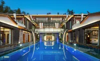 NARKA Hot Springs Resort Hotel - Infinity Pools