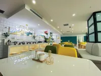 Mercure Lizun Hotel (Hebi East High-speed Railway Station)