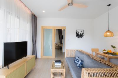 トロピカルヴィラスイート クイーンサイズベッド1台 カタラッキー ヴィラ&プールアクセス プーケットの写真