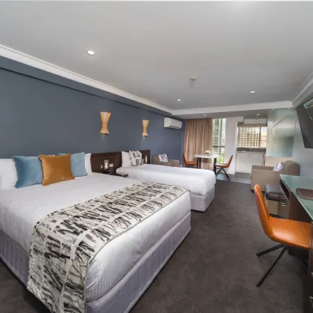 Hyde Park Inn Отели рядом с достопримечательностью «Гайд-парк в Сиднее»