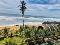 Ocean Queen Hotel Hotels near Wadduwa Beach