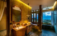 Fuxian Lake Tongchenyuan Lakeview Hot Spring Hotel