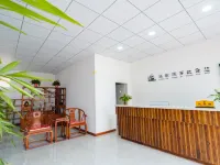 Liang Family Cave Dwelling Courtyard in Yanchuan - parcheggio